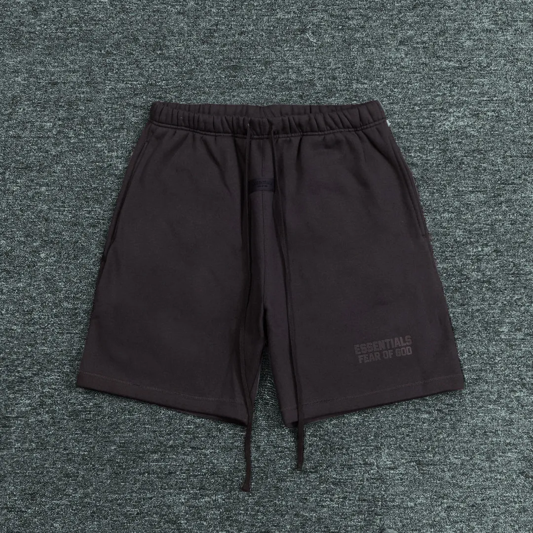 🦋Exclusive for cross-border supply, Hot Sale🦋80 【Purple】Essentials FW 23 Essentials Shorts Smoke Solid color elastic straight American heavyweight casual shorts for men and women Same Style ESSENTIALS was founded in Los Angeles, USA in 2018. The original intention of the establishment was to let more people wear affordable Versatile trendy items. In terms of fabric tailoring, it follows the same comfort and fineness as FEAR OF GOD, and the design is simplified from complexity, with the eye-catching "ESSENTIALS" LOGO running throughout. ESSENTIALS has been favored by fashion enthusiasts since its launch, and many European and American superstars are also its loyal buyers, such as KANYE WEST, JUSITN BIEBER, RIHANNA, etc. . . . . The most popular FOG color on the Internet is here, double-row silicone, the original custom-made fabric is soft and comfortable, no color difference, the custom-dyed rib collar is dyed in the same vat, the original Authentic designated flocking printing factory, there are few machines on the market that can produce a three-dimensional 3D feeling, the width and length of each letter and the 3D depth, etc., the ceiling of the industry, that is to say, you don’t need to look closely to know that it is 3D. In the details, we can see that the size of each corner of the hood is symmetrical and made of double-layer fabric. Factory’s great technology is that it can make each corner symmetrical so that it doesn’t look soft and floppy when worn, and it feels stiff. The original OVERSIZE version is full of high street style. Color: Light Black, Haze Blue, Plum, Seal Gray Size: XS-XL (maximum weight) Recommended: Same Style for men and women